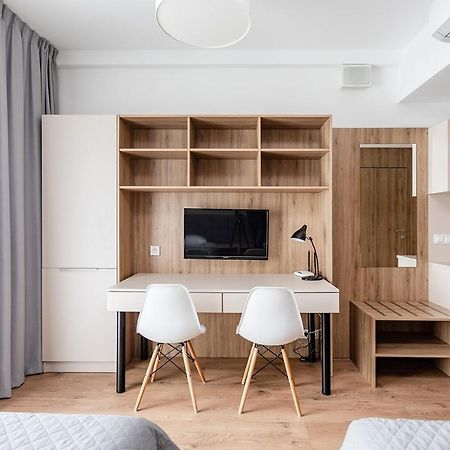 Apartament W Warszawie Dedykowany Parking Podziemny W Cenie, Wifi, Blisko Centrum New Apartment In Warsaw Finished To A High Specification Fitted Out To A High Standard On The 7Th Floor, Wifi, Underground Parking Price Included Dış mekan fotoğraf