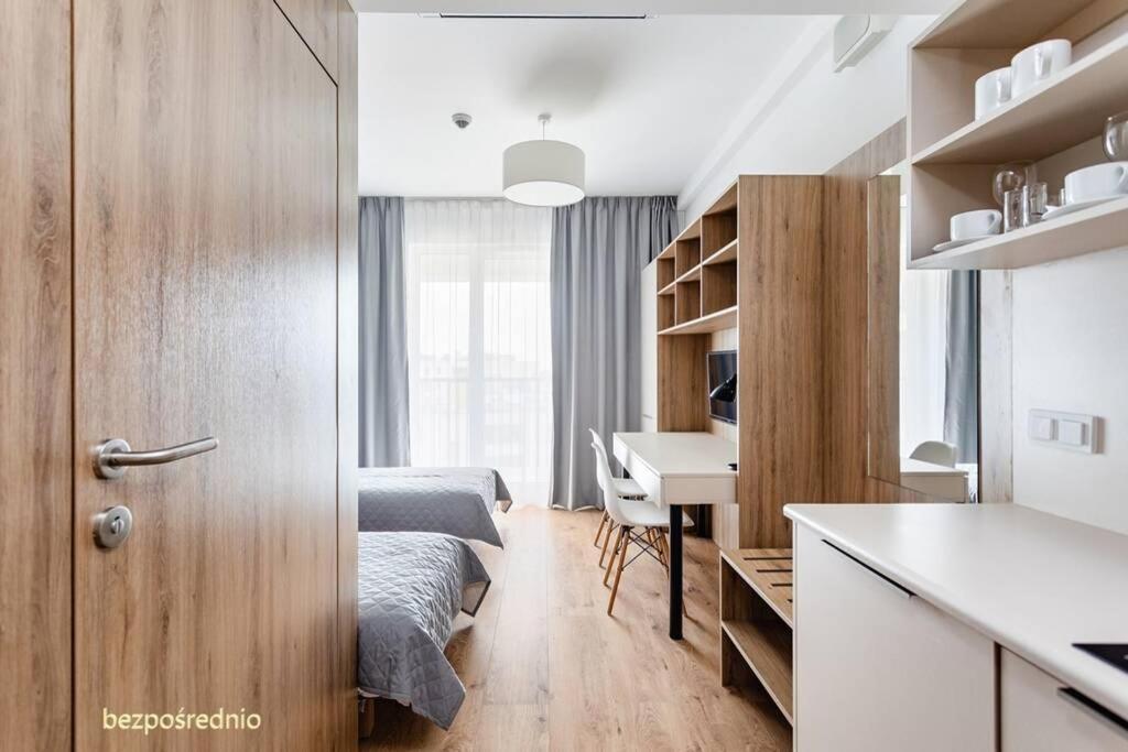 Apartament W Warszawie Dedykowany Parking Podziemny W Cenie, Wifi, Blisko Centrum New Apartment In Warsaw Finished To A High Specification Fitted Out To A High Standard On The 7Th Floor, Wifi, Underground Parking Price Included Dış mekan fotoğraf